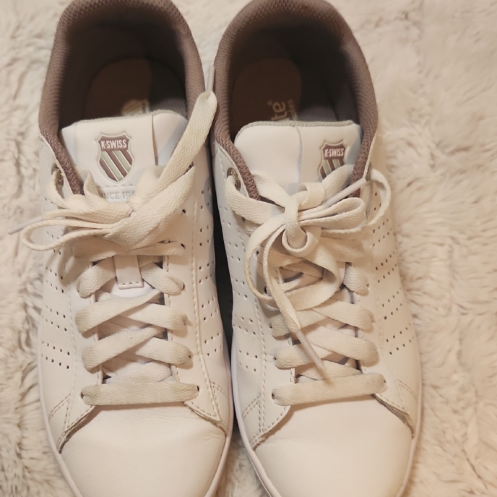 K-Swiss White and Lavender Leather Lace-Up Sneakers